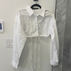 Lioness cropped, tie waist shirt